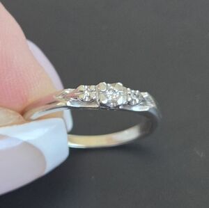 BIRKS 18k Diamond Ring ~ Vintage ~ Size 7